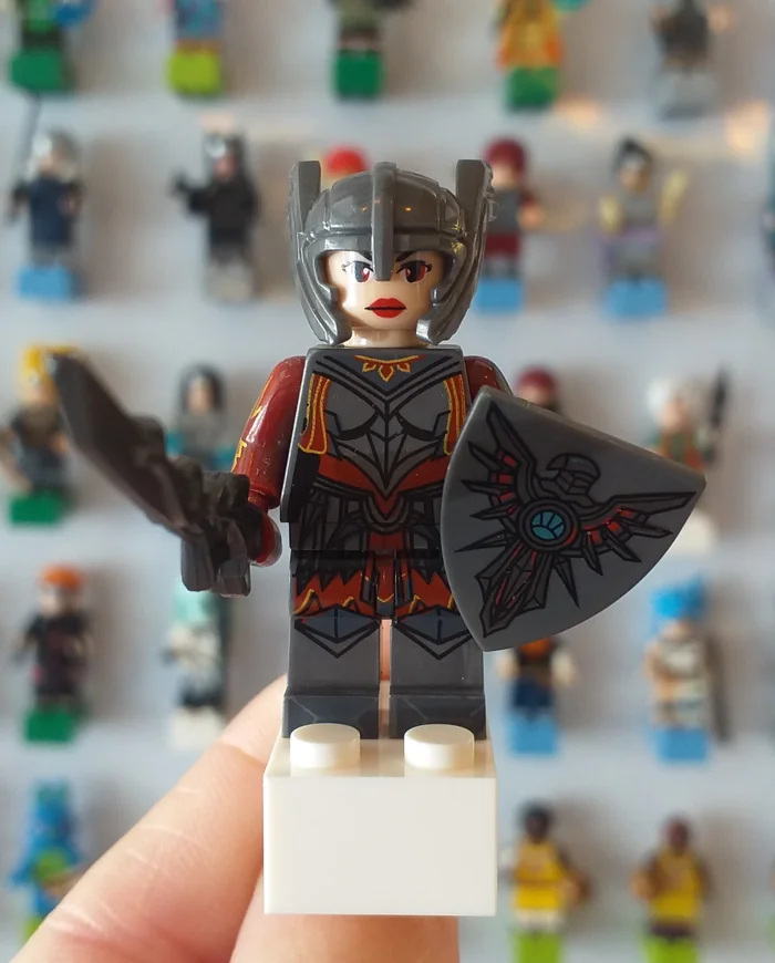 Leona.webp