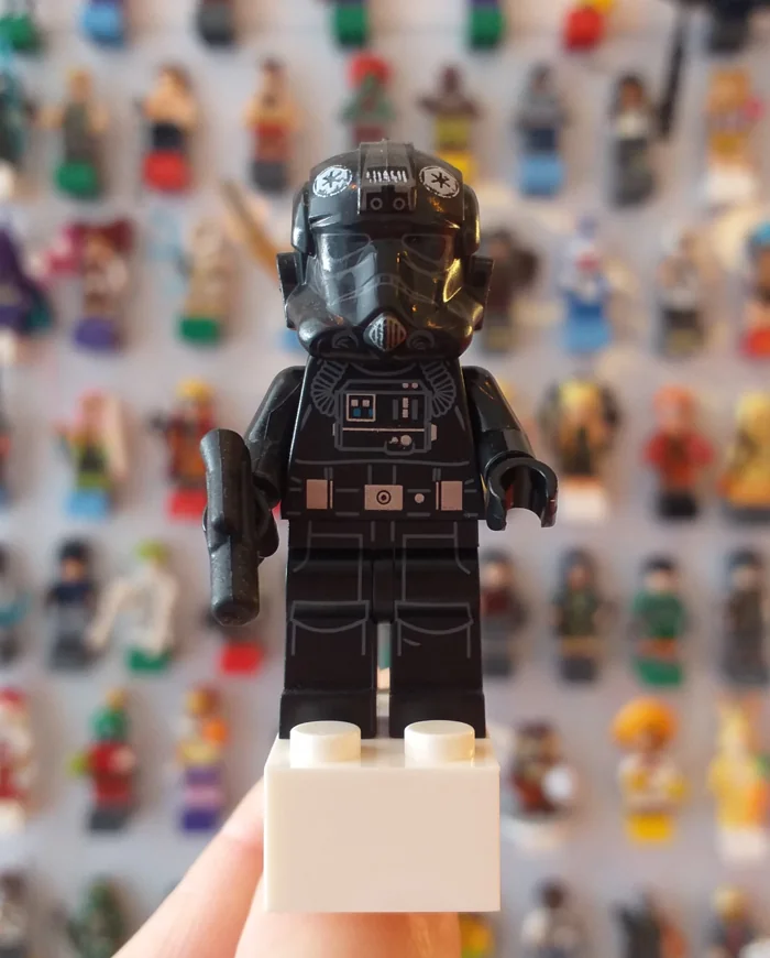 Tie-Pilot.webp