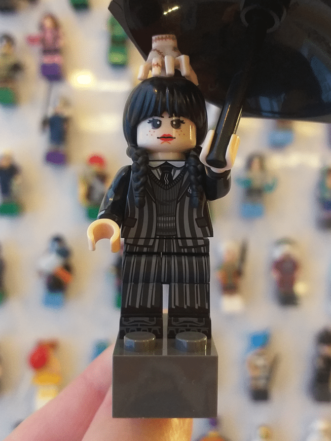 Íman Wednesday Addams (Wednesday)