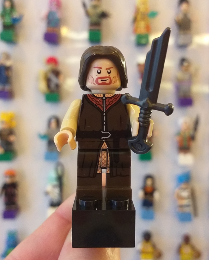 Íman Aragorn com a Narsil (Senhor dos Anéis)